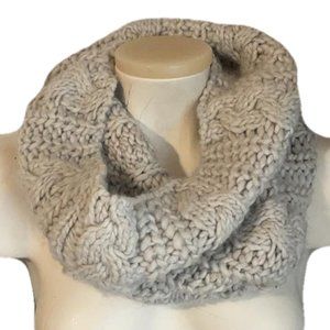 Aerie Beige Chunky Infinity Scarf cable knit One Size